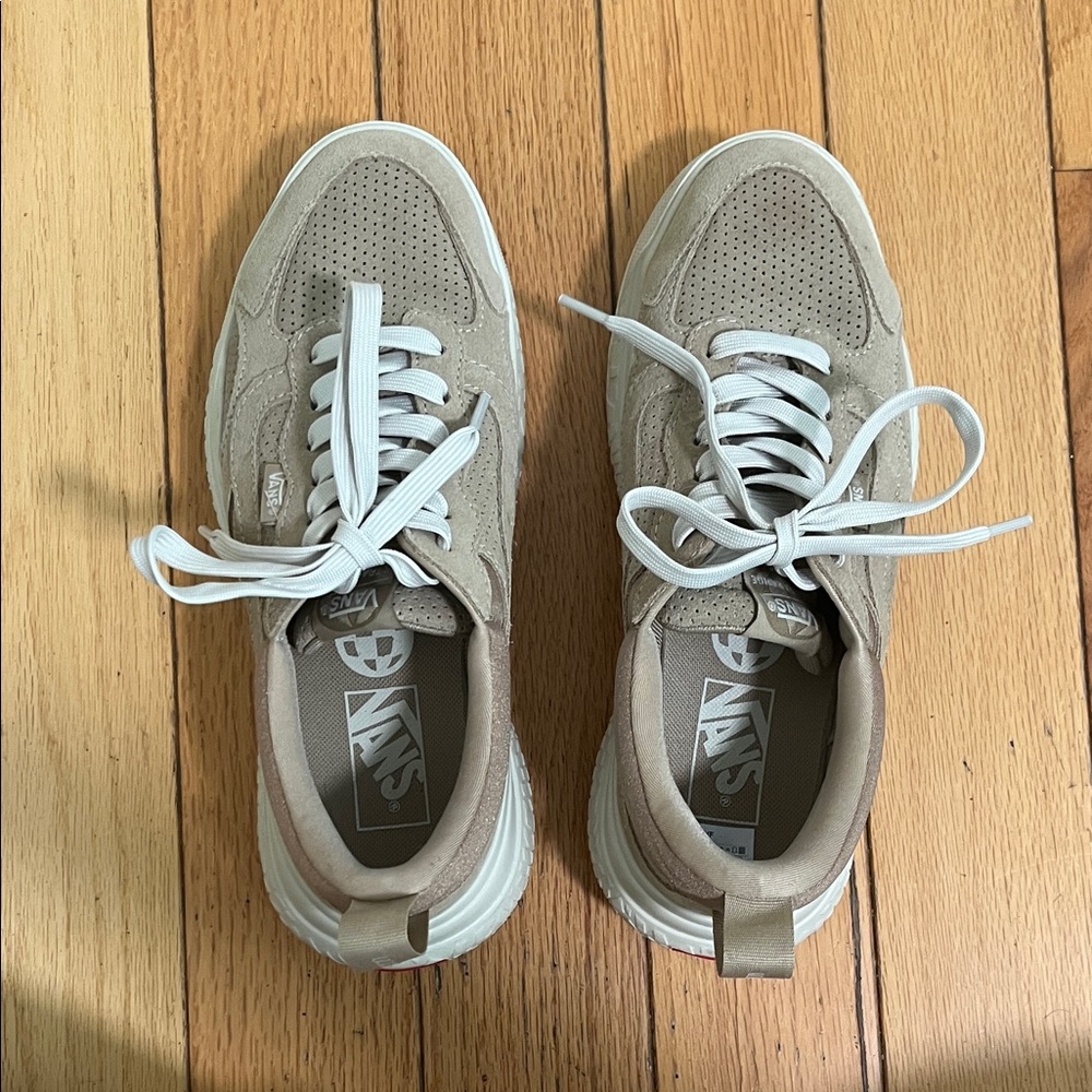 Vans UltraRange VR3Cush Sneakers – Women’s Size 9 – Neutral Beige